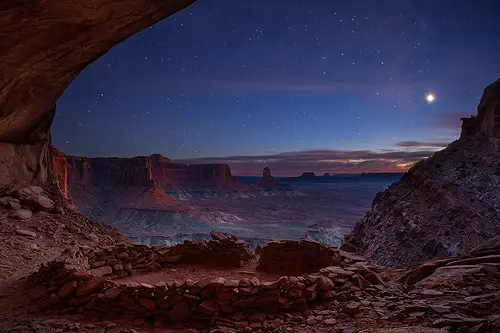 This Canyonlands National Park image is a link to a larger version.