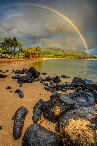 This Kauai beach image is a link to a larger version.