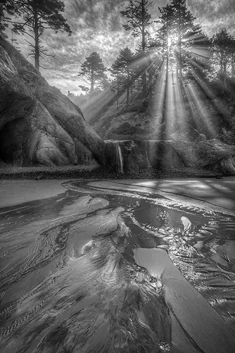 This Oregon coast image is a link to a larger version.