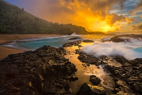 This Hawaii beach image is a link to a larger version.